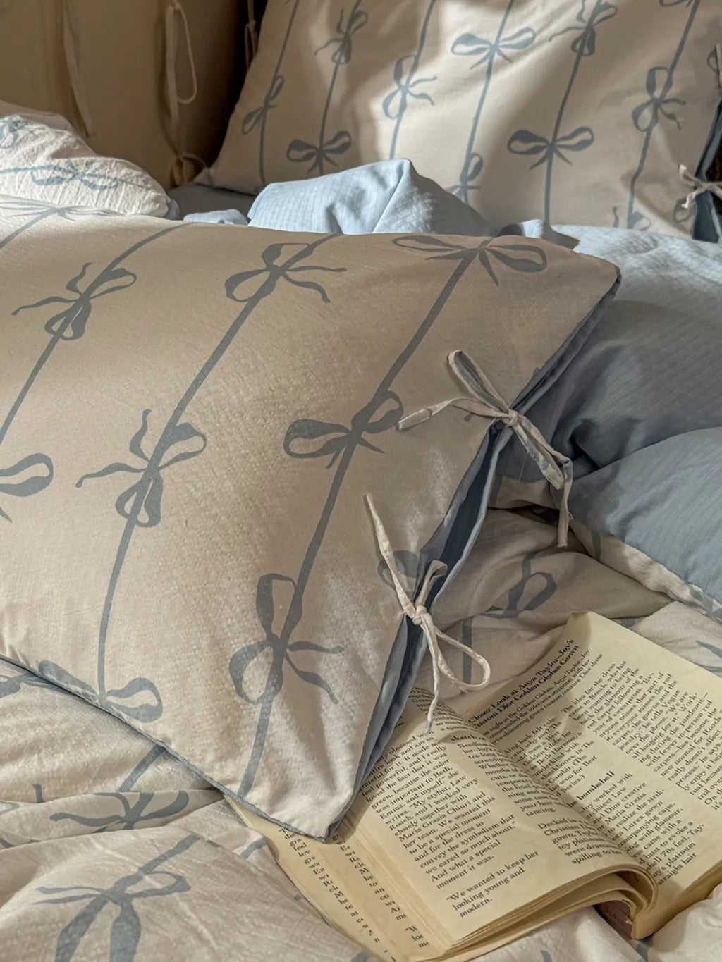 Bow Stripe Bedding Set