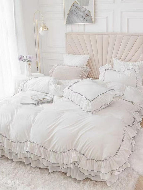 Classic Contrast Ruffle Bedding Set
