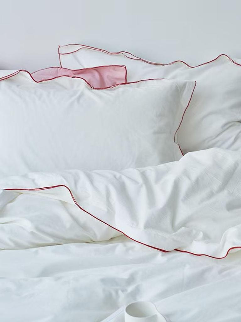 Contrast Flange Bedding Set