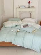 Contrast Stripe Bedding Set