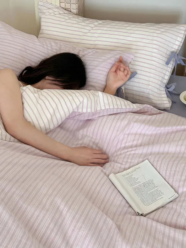 Contrast Stripe Bedding Set