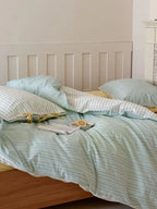 Contrast Stripe Bedding Set
