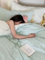 Contrast Stripe Bedding Set