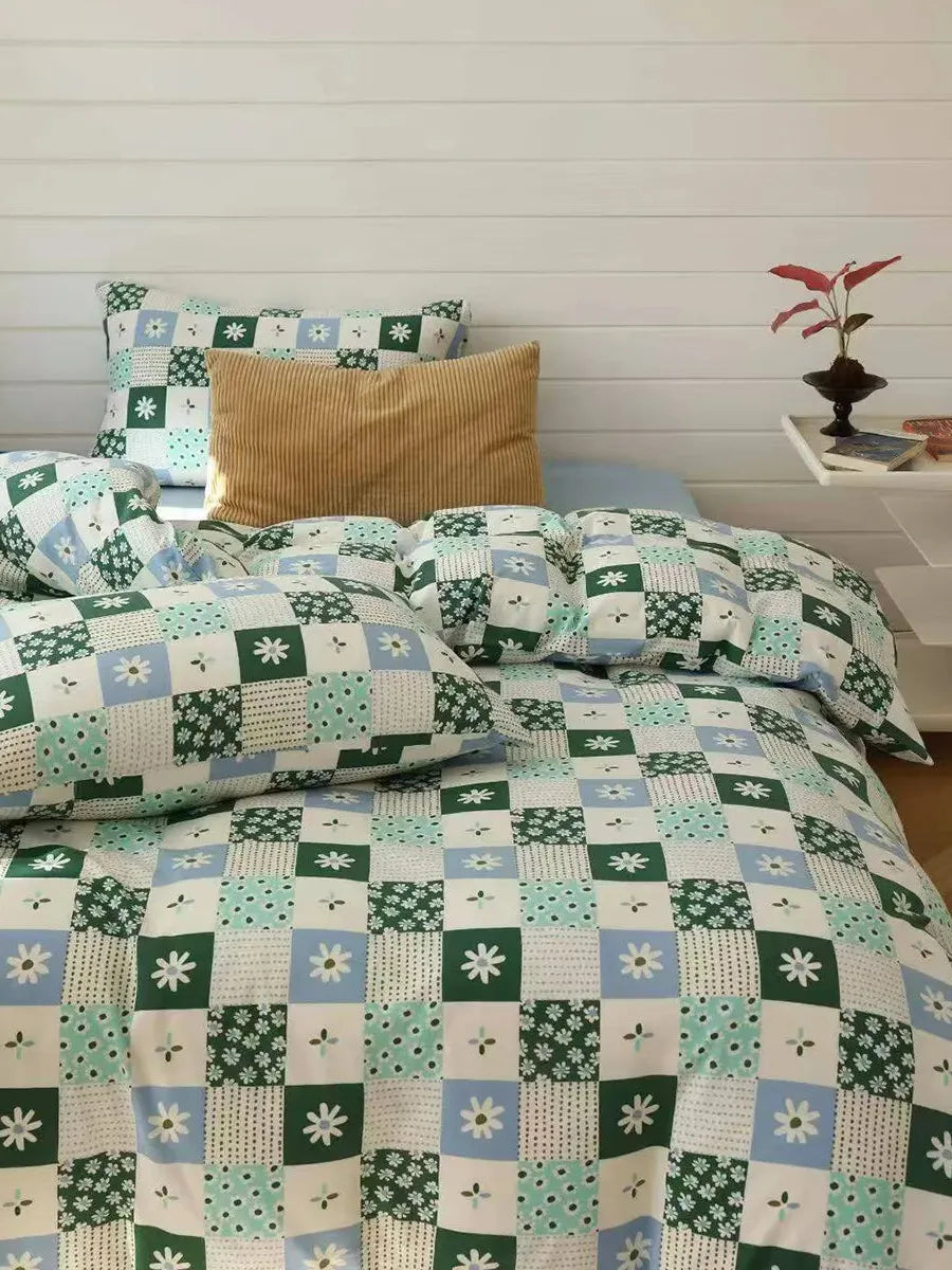Soft, cute Daisy Jersey Bedding Set by Breezora featuring a charming daisy pattern on cozy jersey fabric.