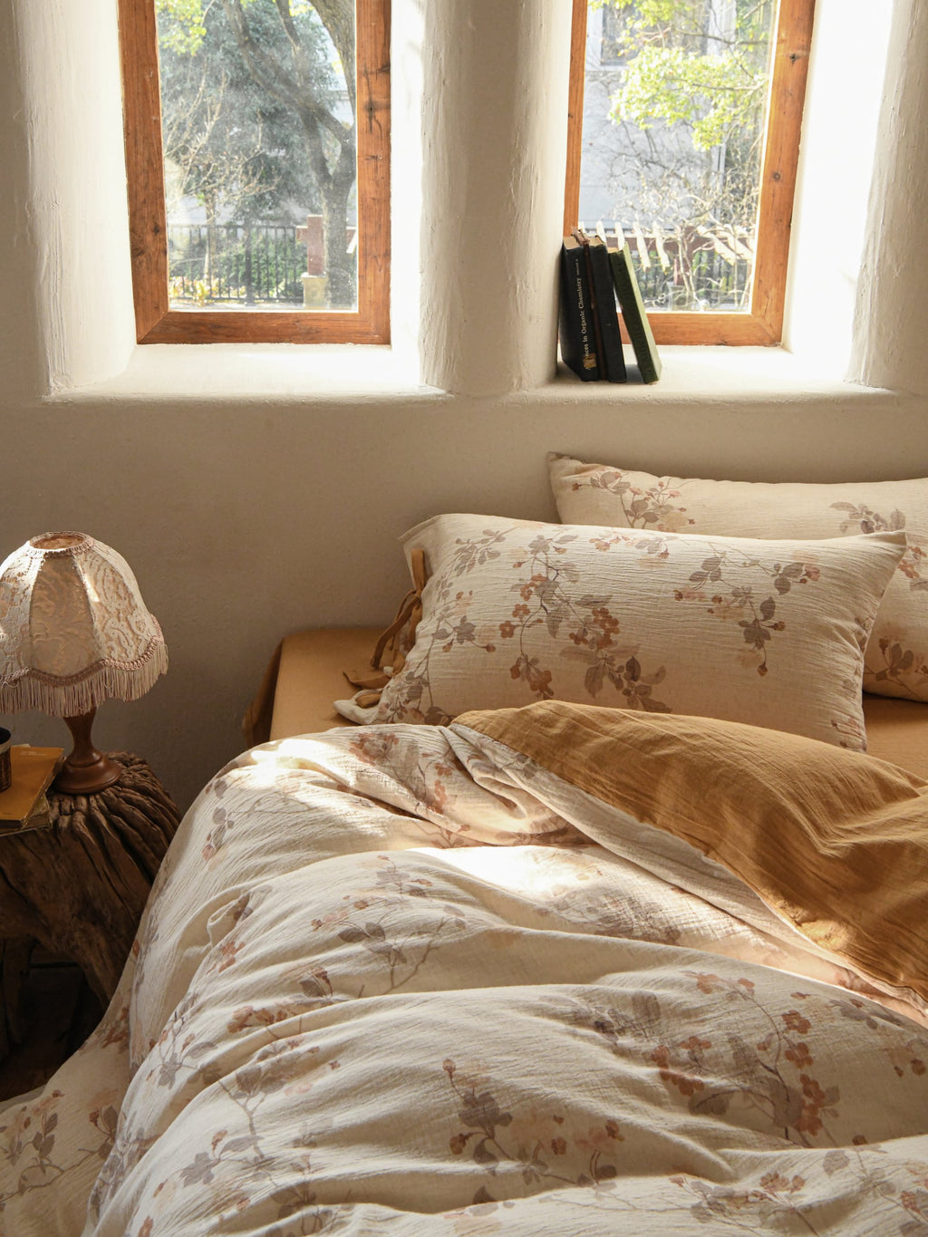 Aveline Botanical Tie-Closure Muslin Duvet Cover