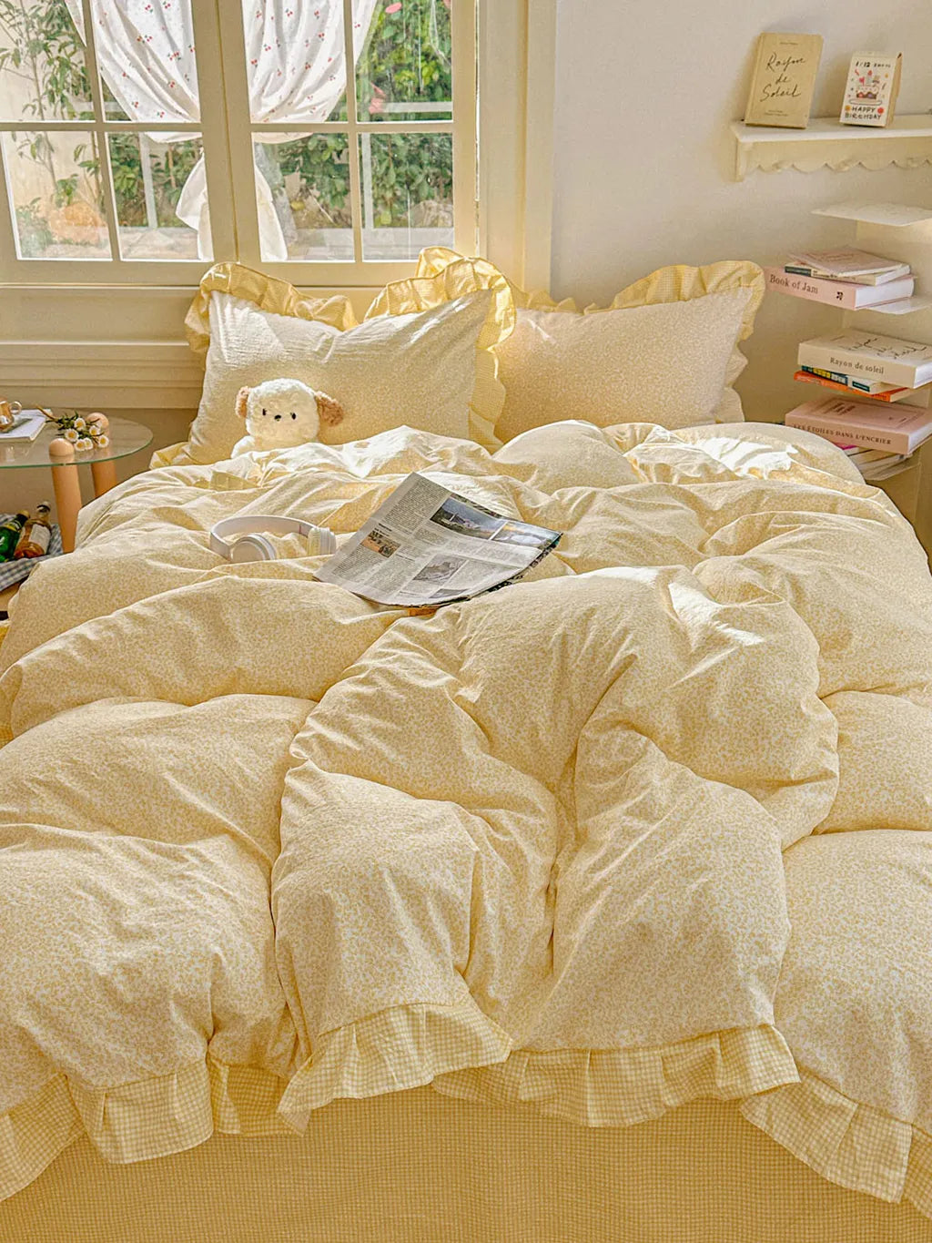 Ditsy Floral Bedding Set with Gingham Ruffle