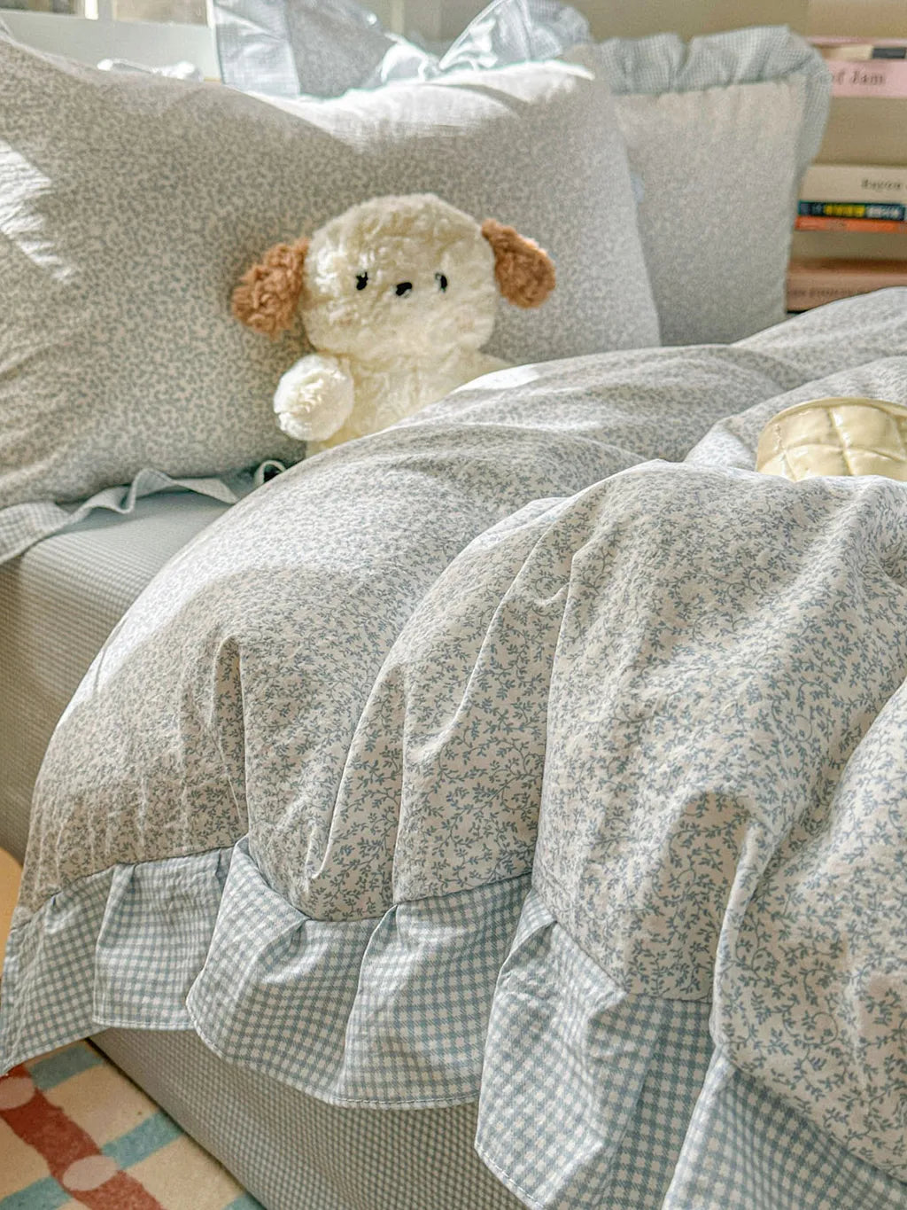 Ditsy Floral Bedding Set with Gingham Ruffle