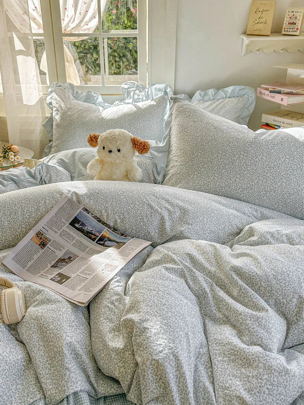 Ditsy Floral Bedding Set with Gingham Ruffle