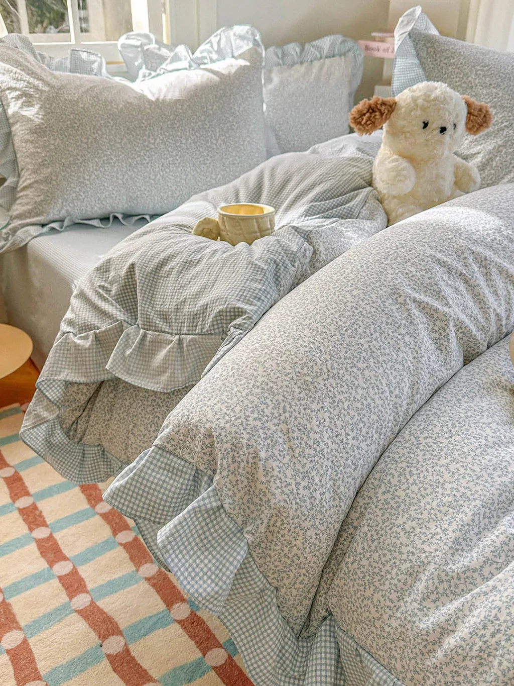 Ditsy Floral Bedding Set with Gingham Ruffle