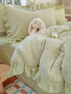 Ditsy Floral Bedding Set with Gingham Ruffle