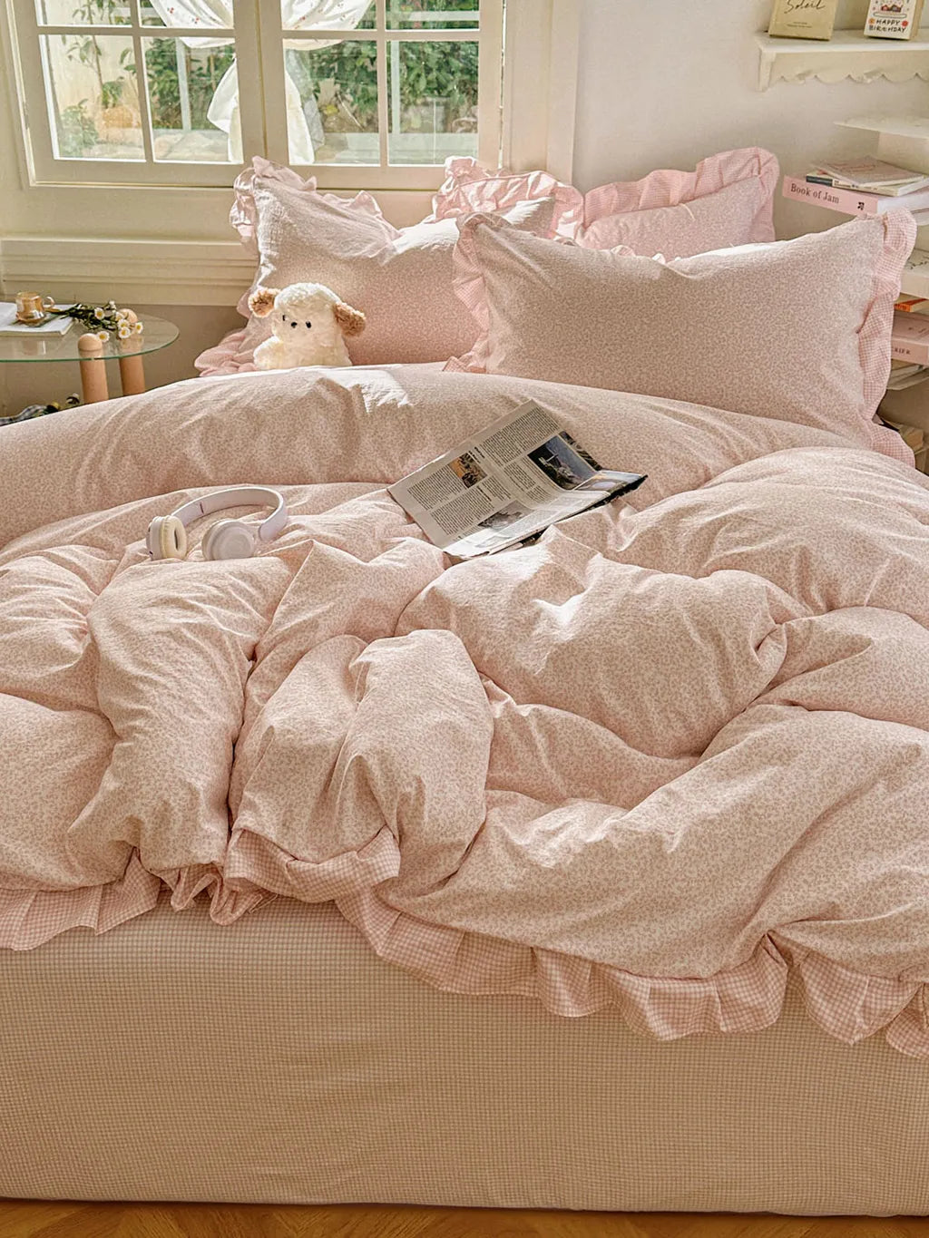 Ditsy Floral Bedding Set with Gingham Ruffle