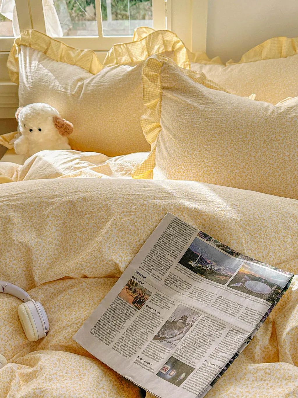 Ditsy Floral Bedding Set with Gingham Ruffle