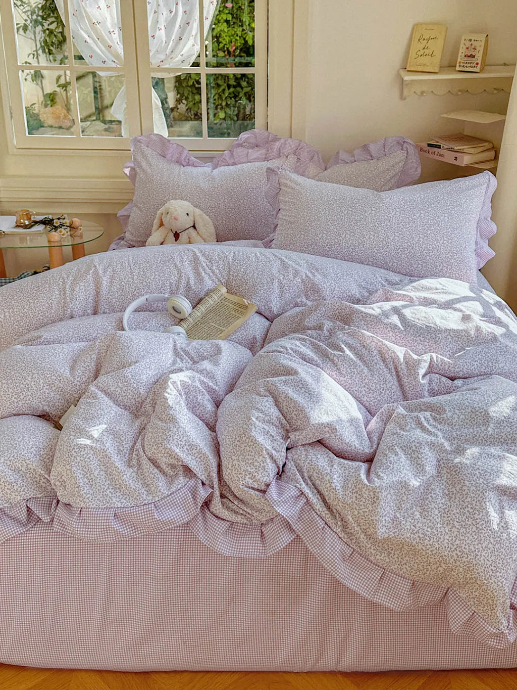 Ditsy Floral Bedding Set with Gingham Ruffle