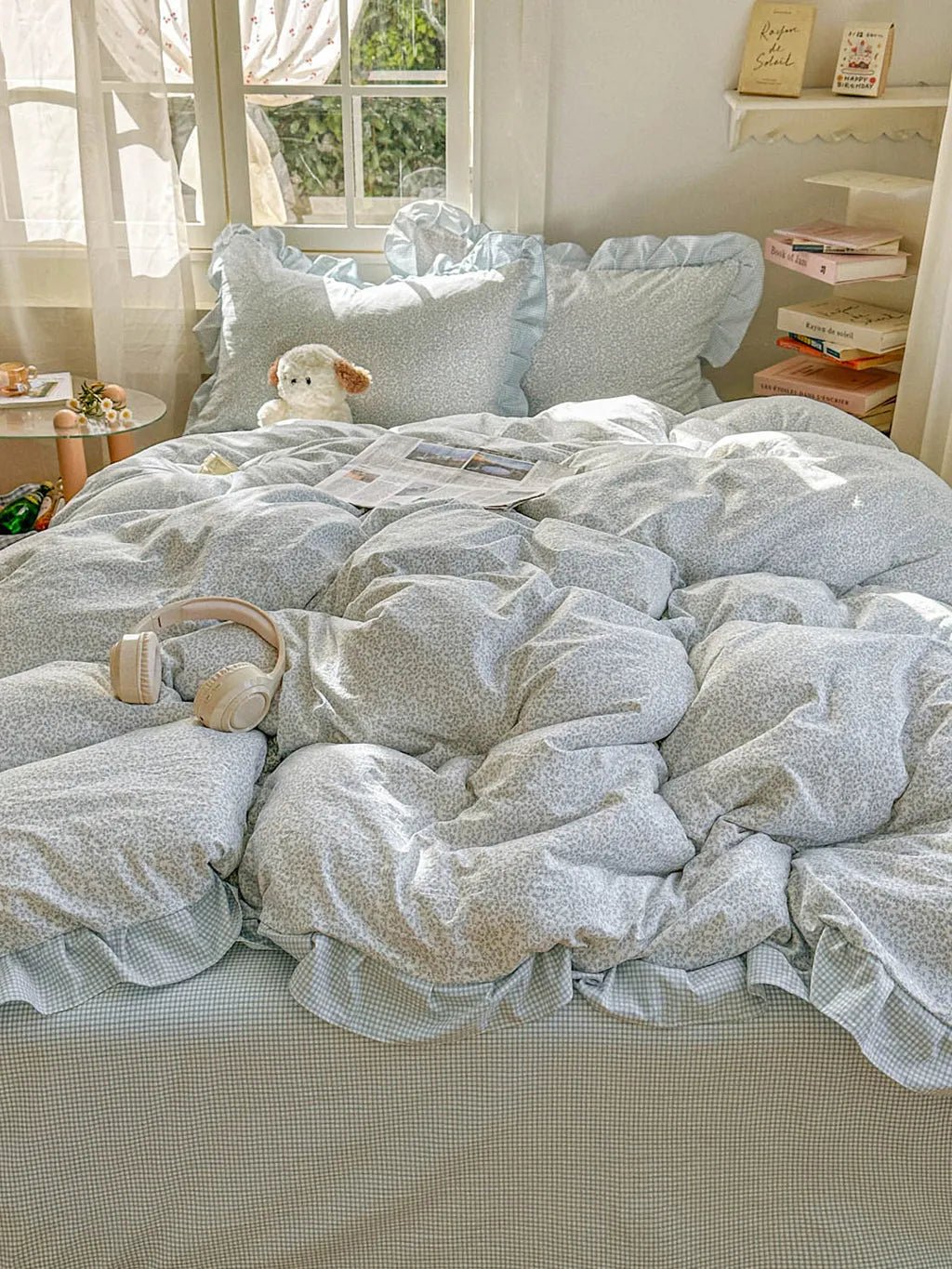 Ditsy Floral Bedding Set with Gingham Ruffle