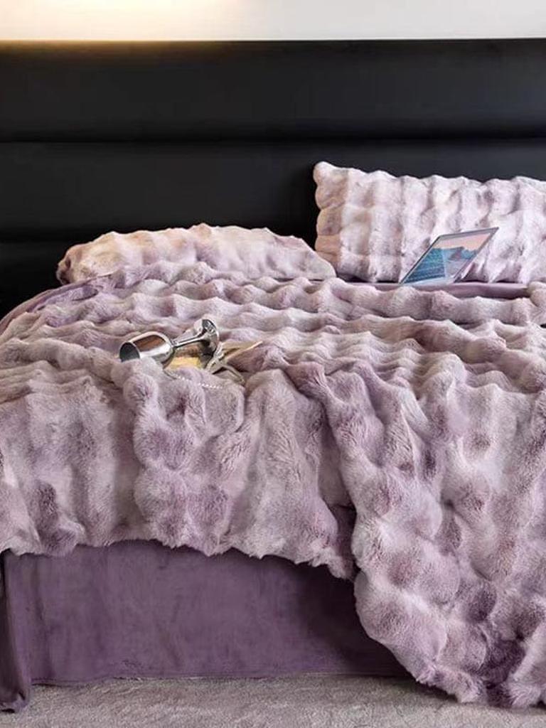 Faux Fur Tie-dye Bedding Set