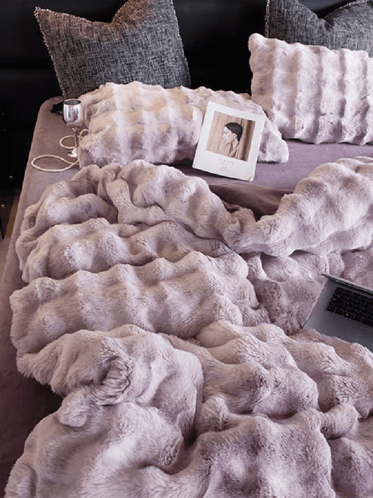 Faux Fur Tie-dye Bedding Set