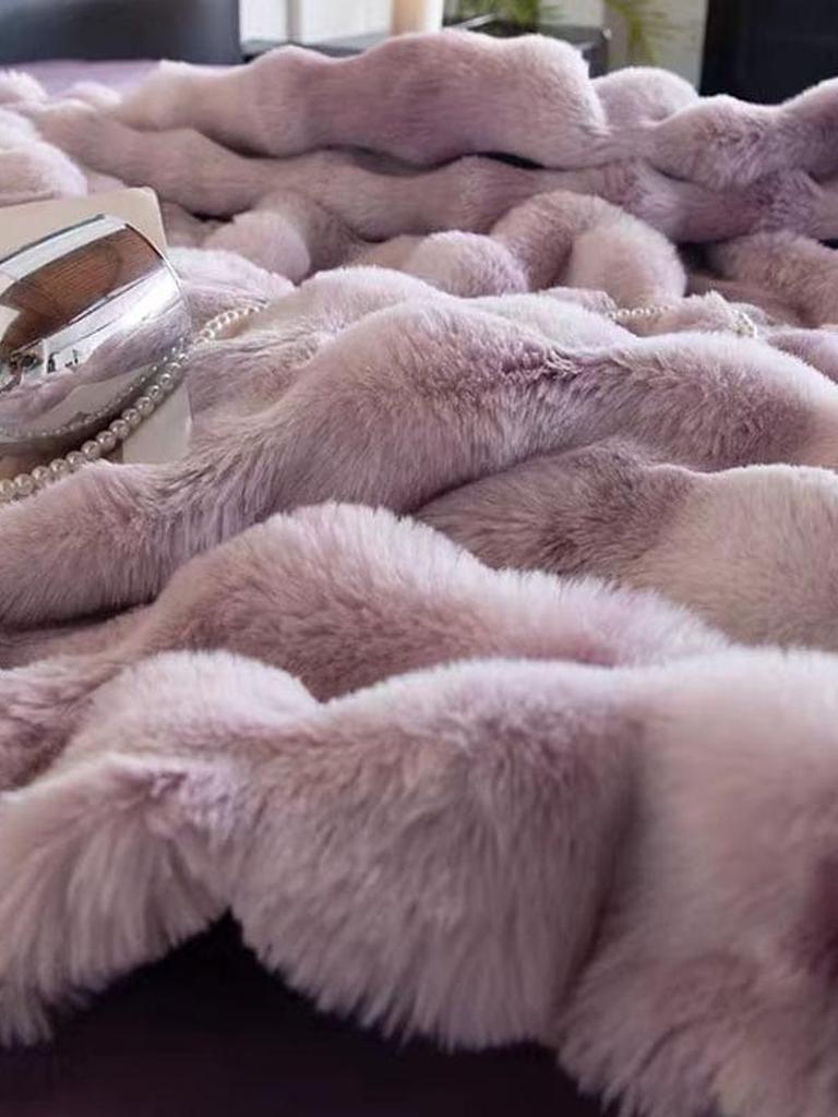 Faux Fur Tie-dye Bedding Set