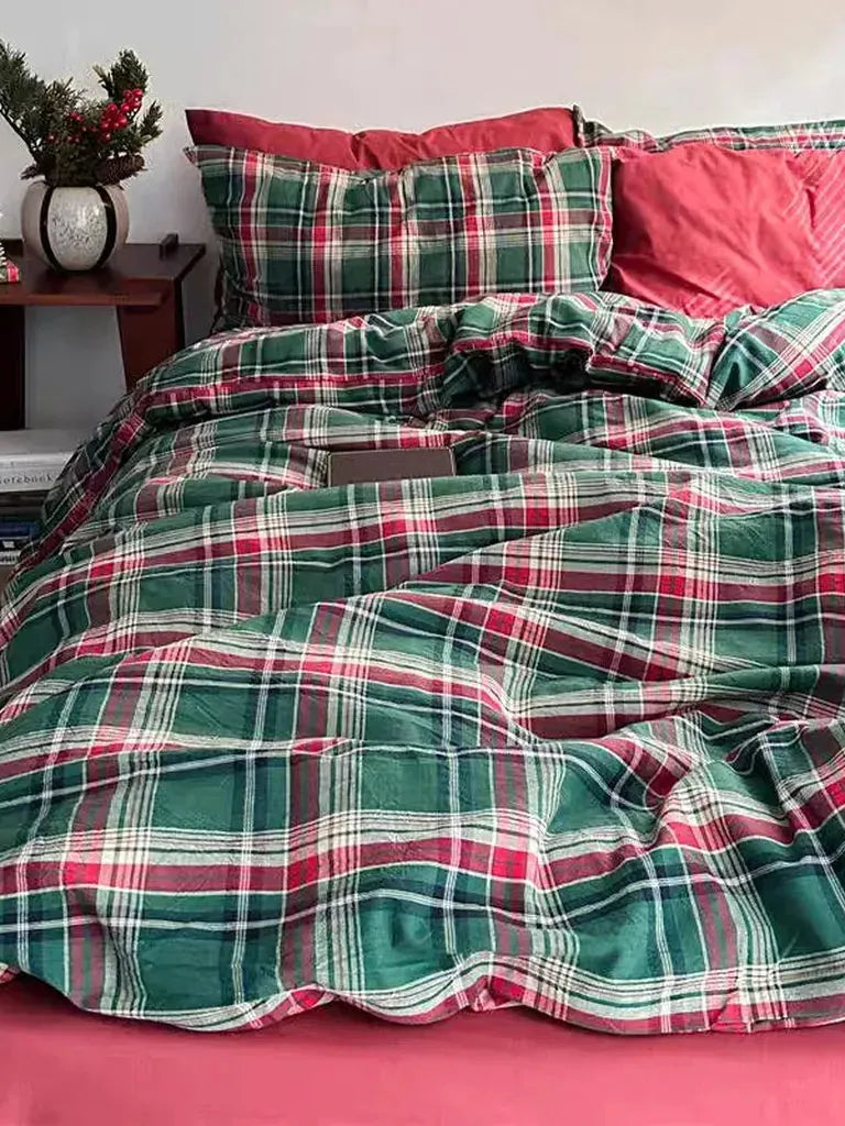 Festive Green and Red Plaid Bedding Set