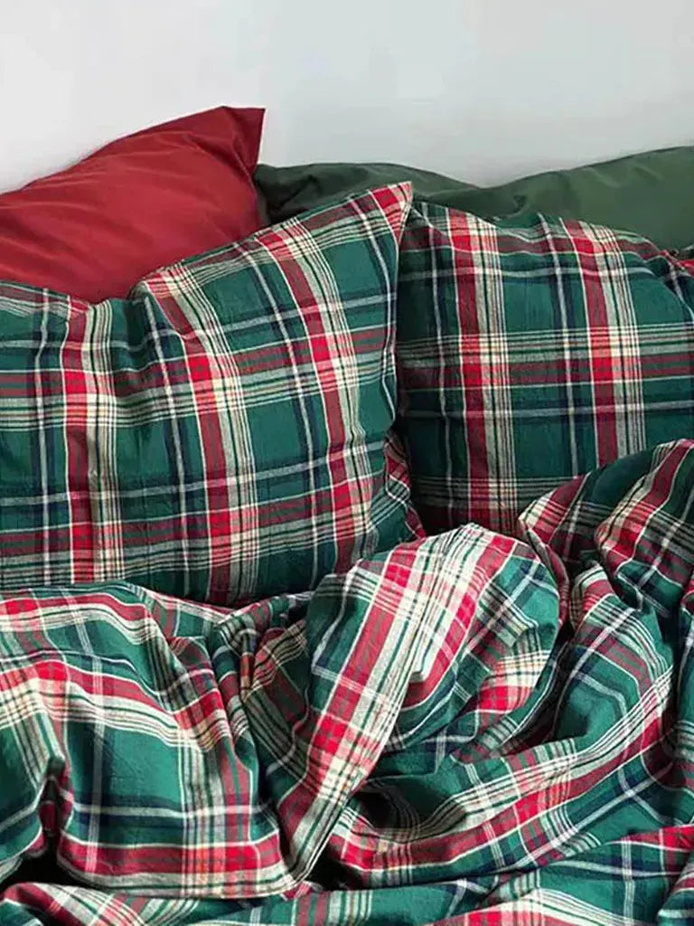 Festive Green and Red Plaid Bedding Set