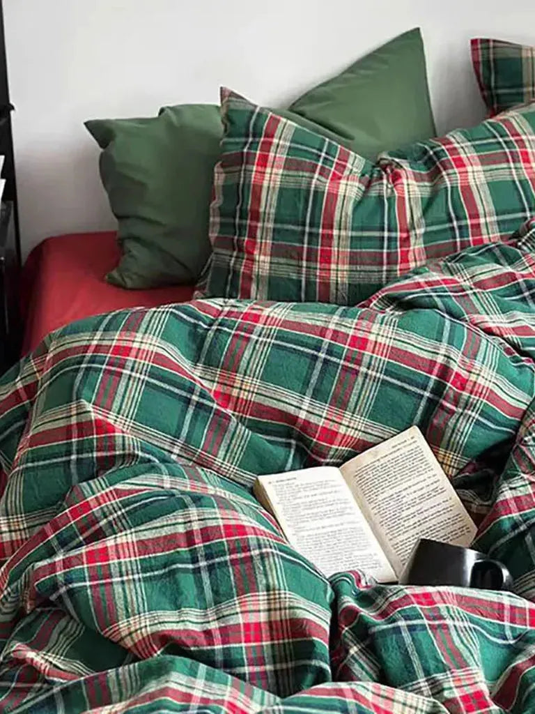 Festive Green and Red Plaid Bedding Set