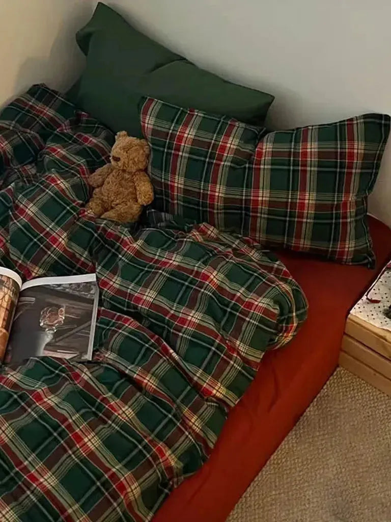 Festive Green and Red Plaid Bedding Set