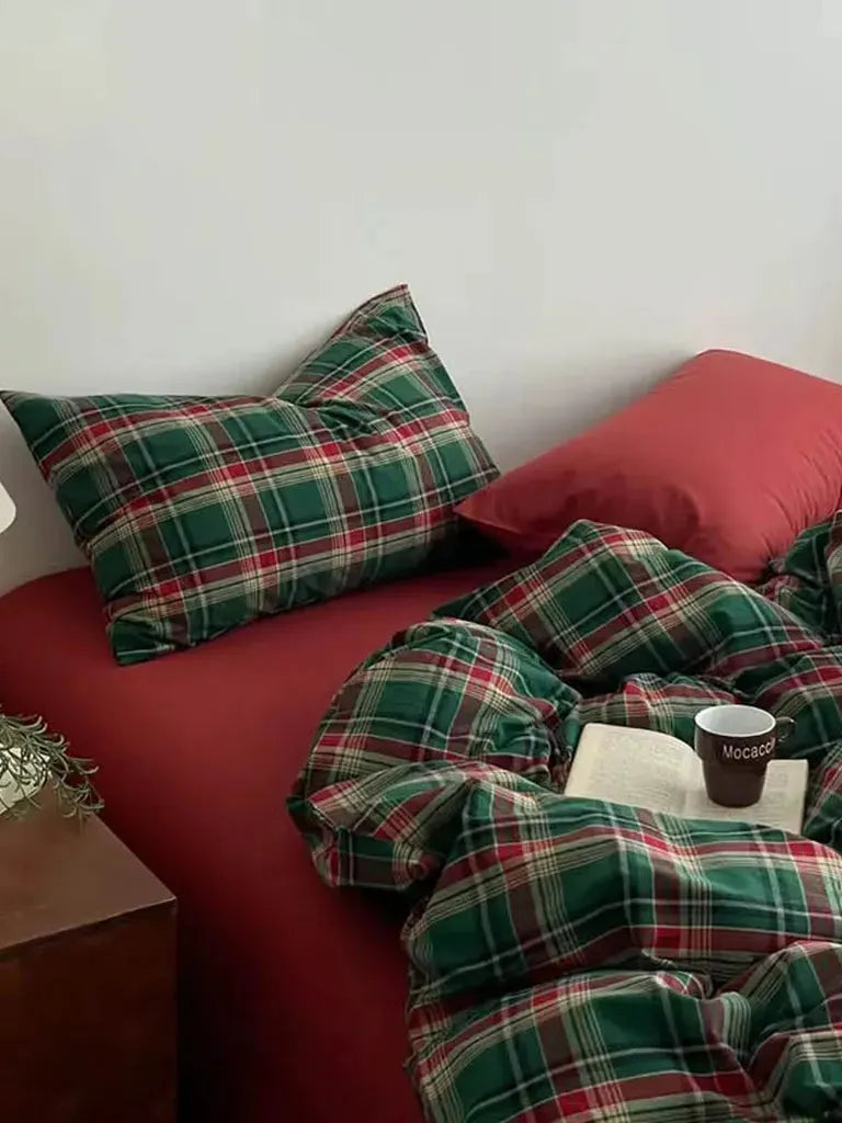 Festive Green and Red Plaid Bedding Set