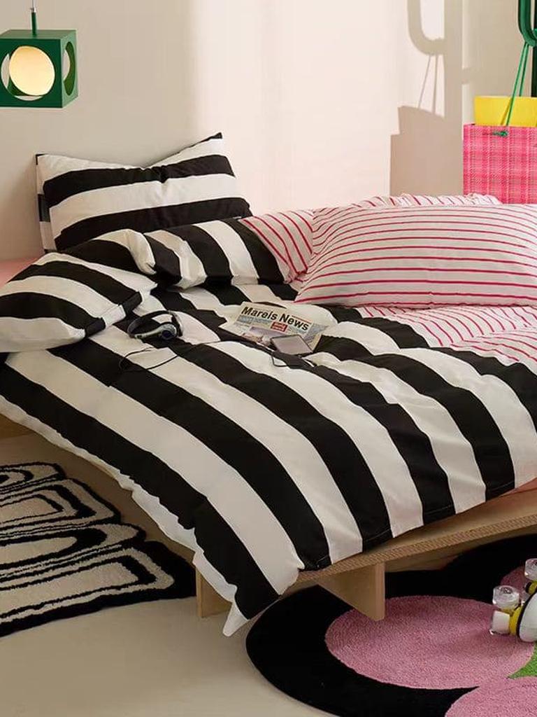 Mixed Black and Pink Striped Bedding Set