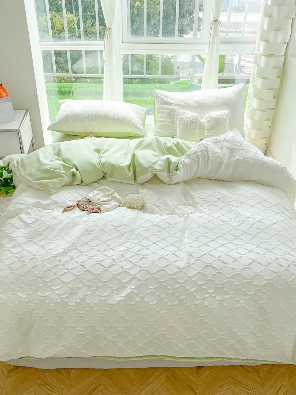 Playful Jacquard Bedding Set