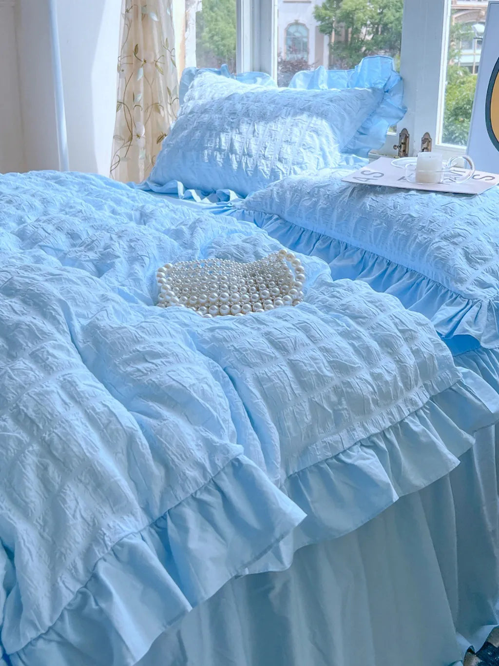 Puff Seersucker Bedding Set with Ruffle