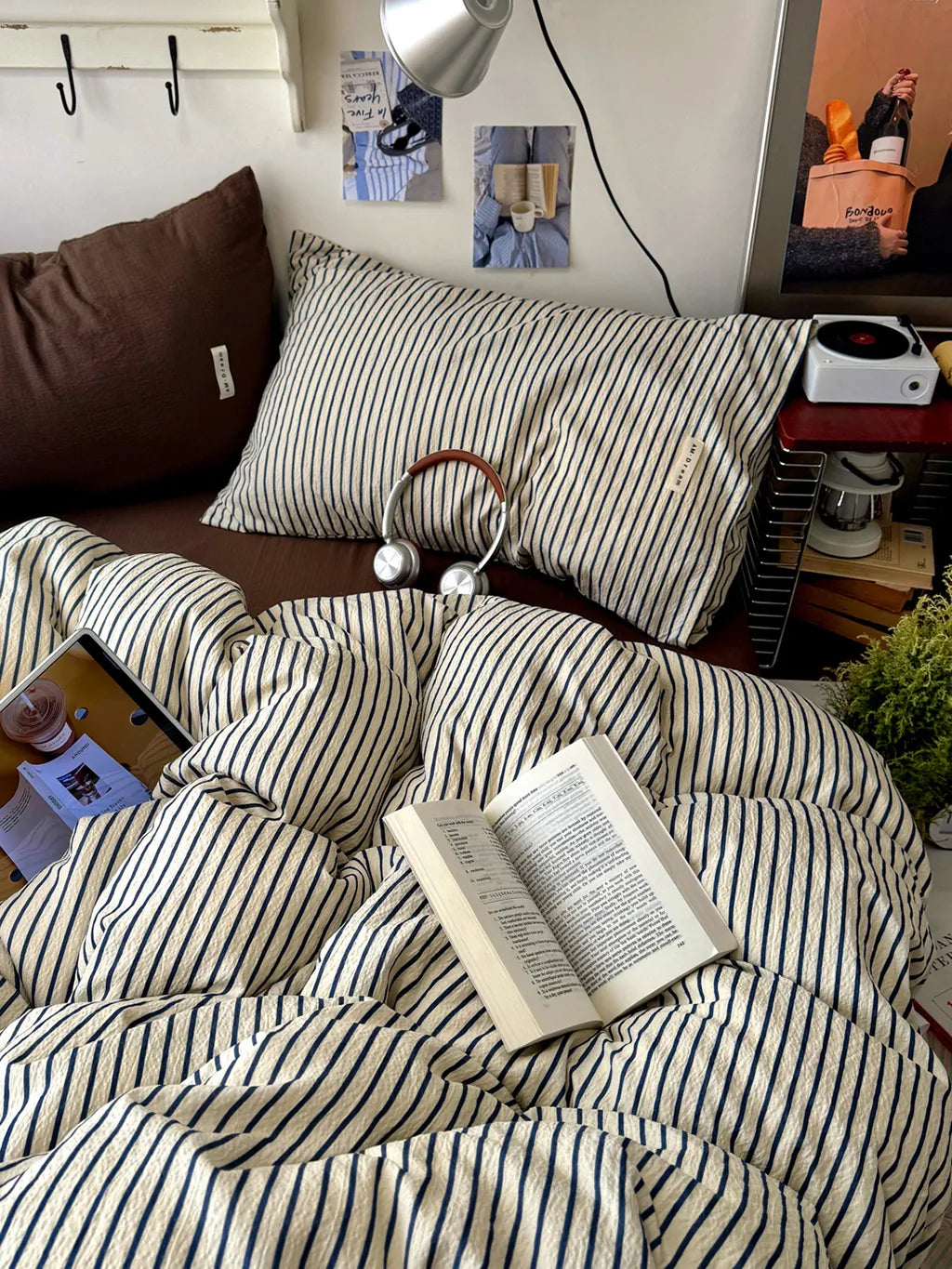 Retro Striped Bedding Set
