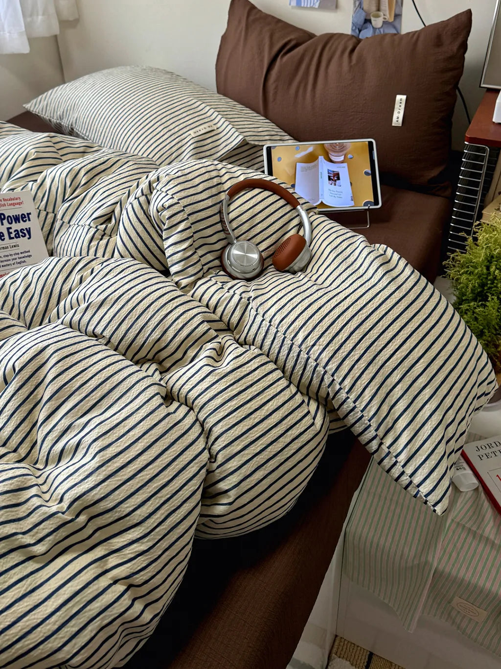 Retro Striped Bedding Set