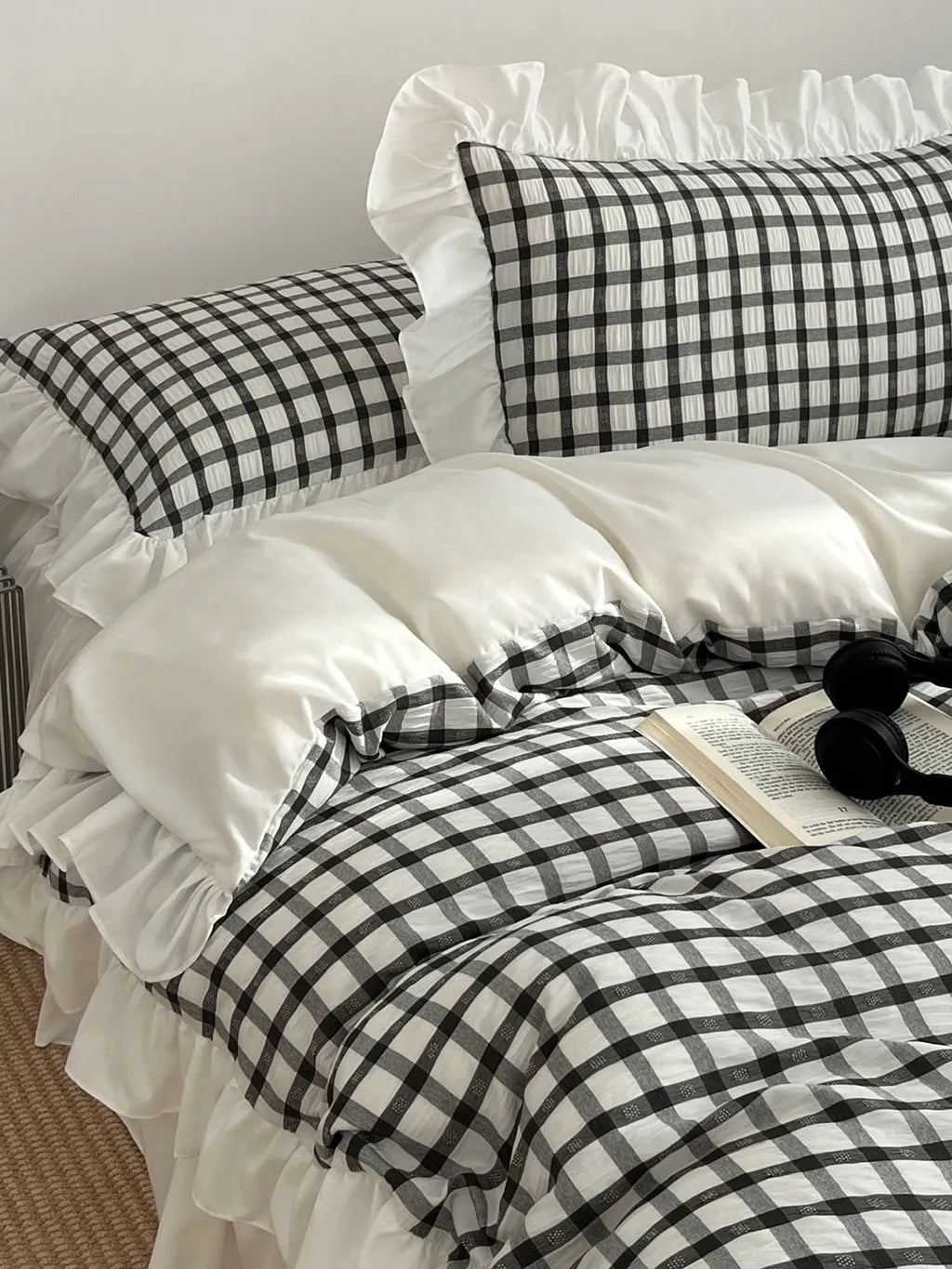Seersucker Windowpane Check Bedding Set with Ruffle