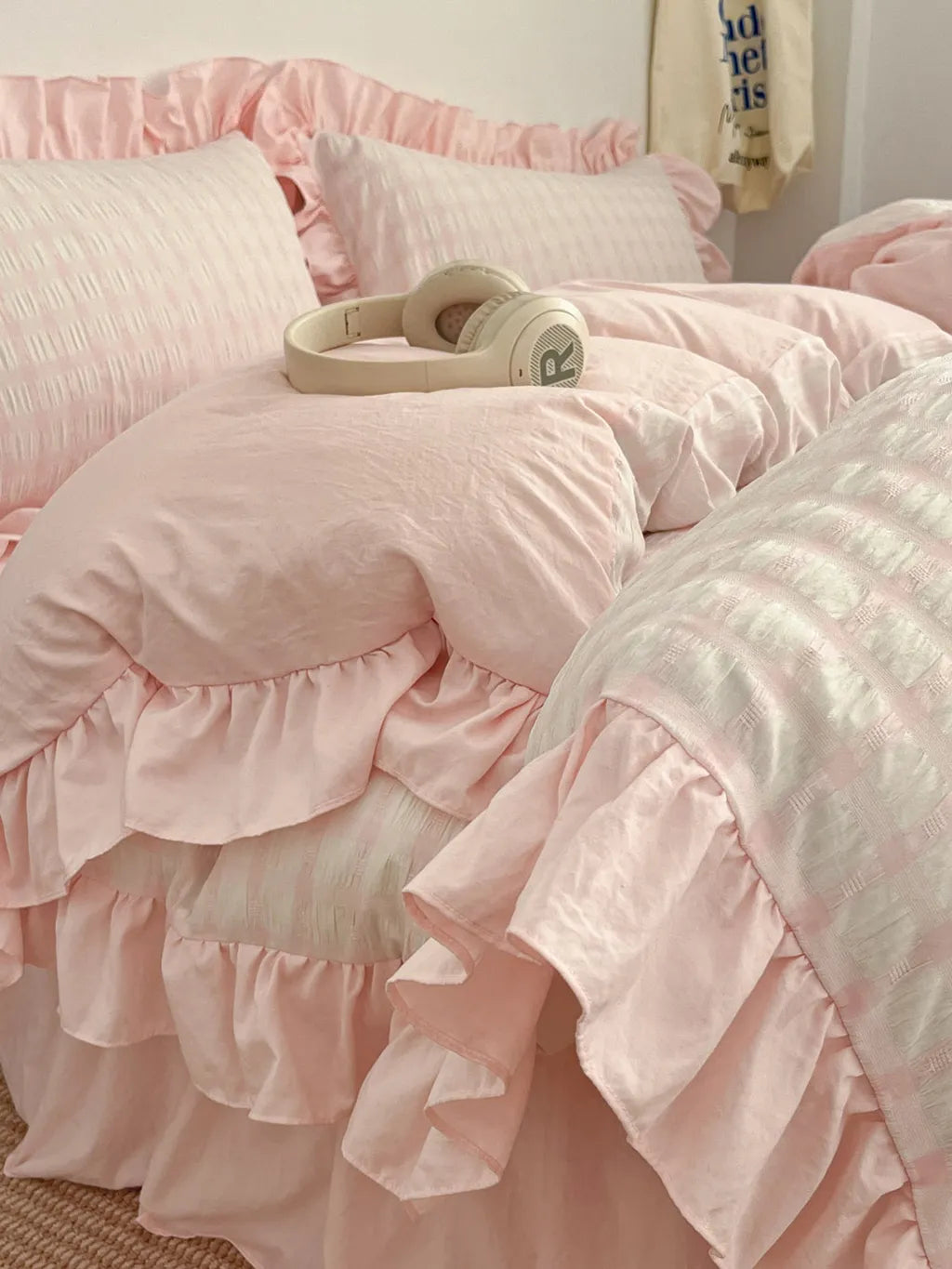 Seersucker Windowpane Check Bedding Set with Ruffle