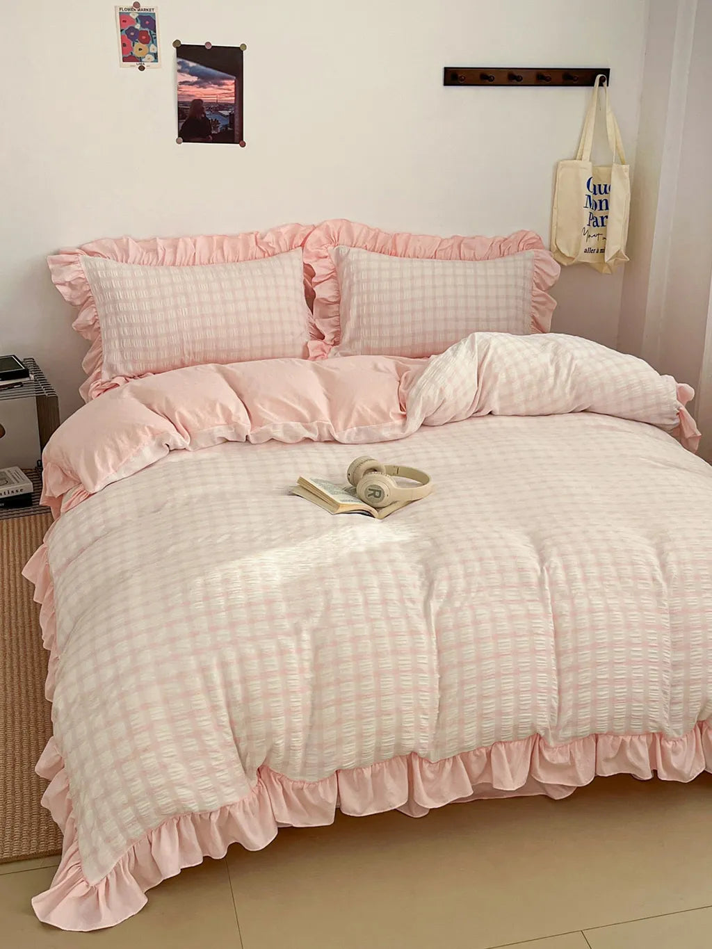Seersucker Windowpane Check Bedding Set with Ruffle