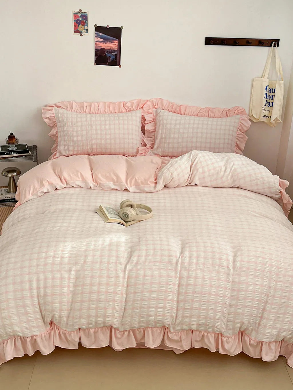 Seersucker Windowpane Check Bedding Set with Ruffle