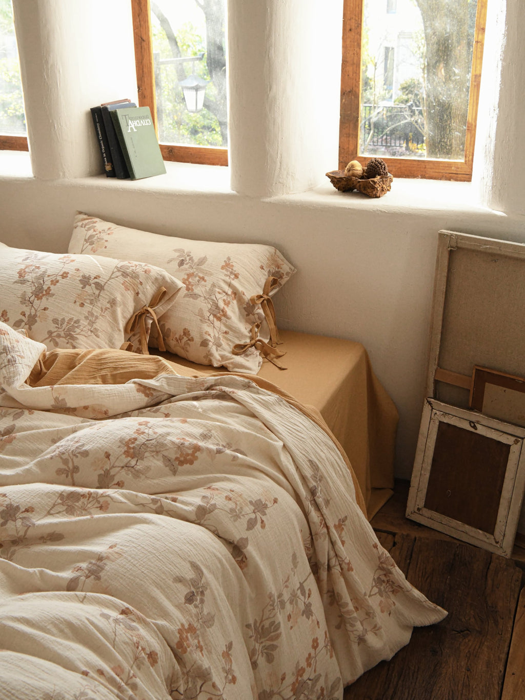 Aveline Botanical Tie-Closure Muslin Duvet Cover original reference image 3