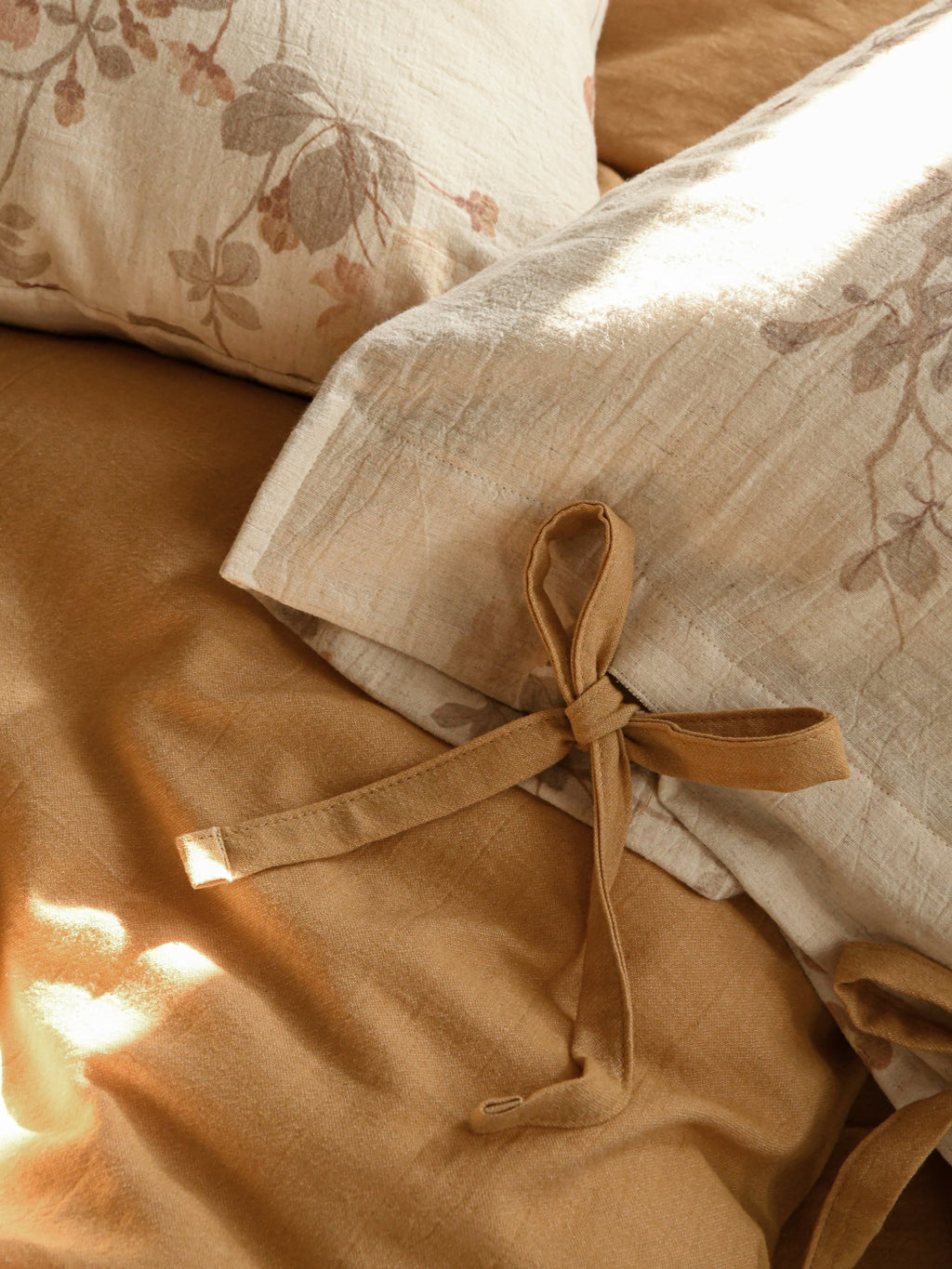 Aveline Botanical Tie-Closure Muslin Duvet Cover original reference image 7