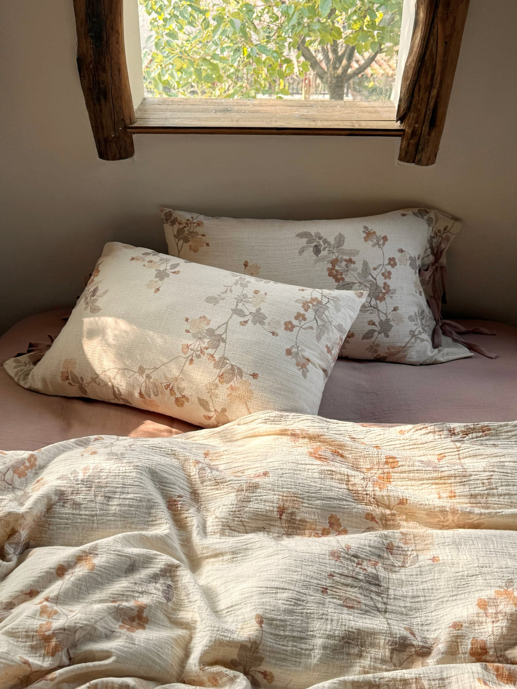 Aveline Botanical Tie-Closure Muslin Duvet Cover original reference image 26