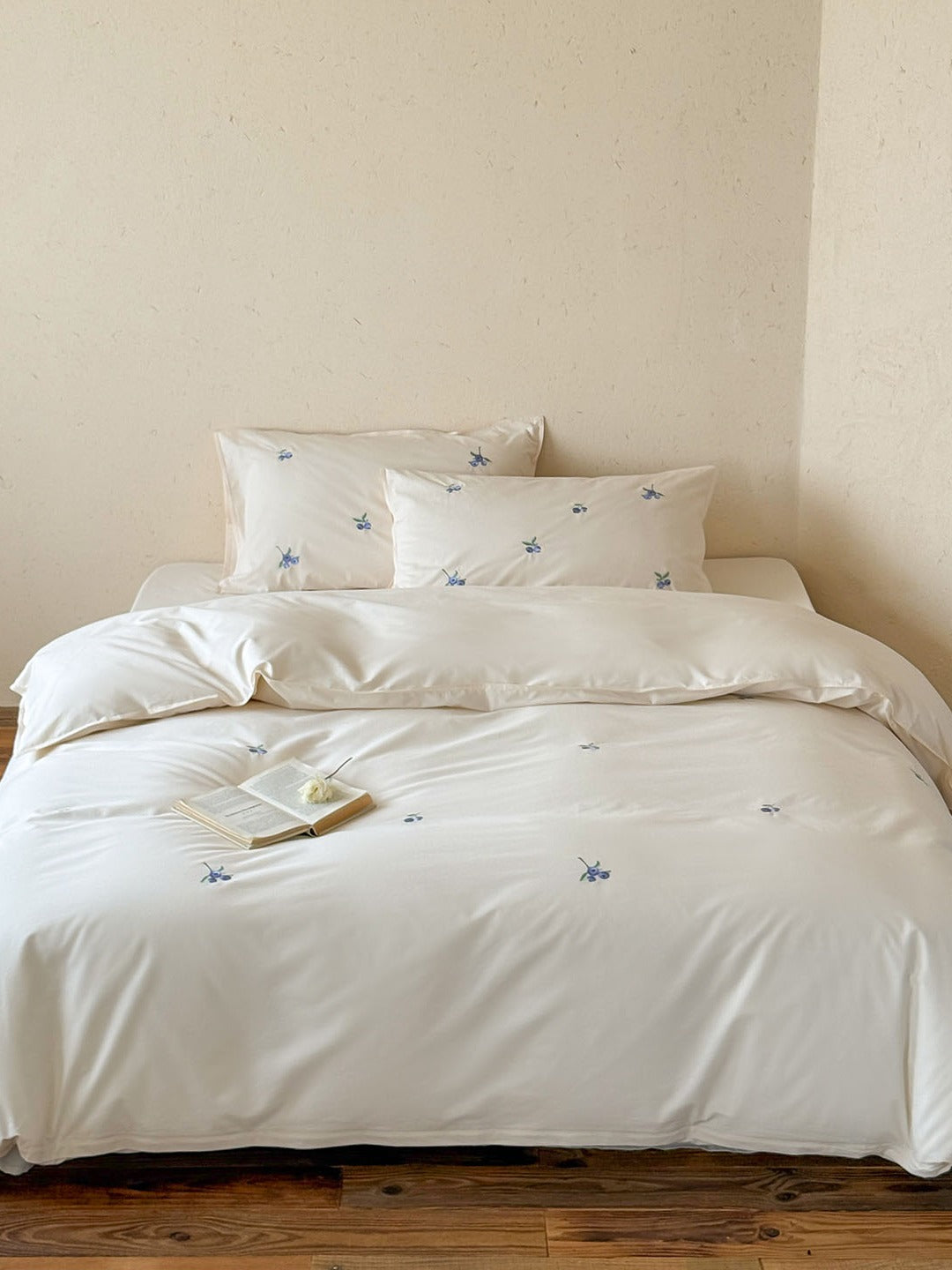 Blueberry Meadow Embroidered Washed Cotton Duvet Cover original reference image 40