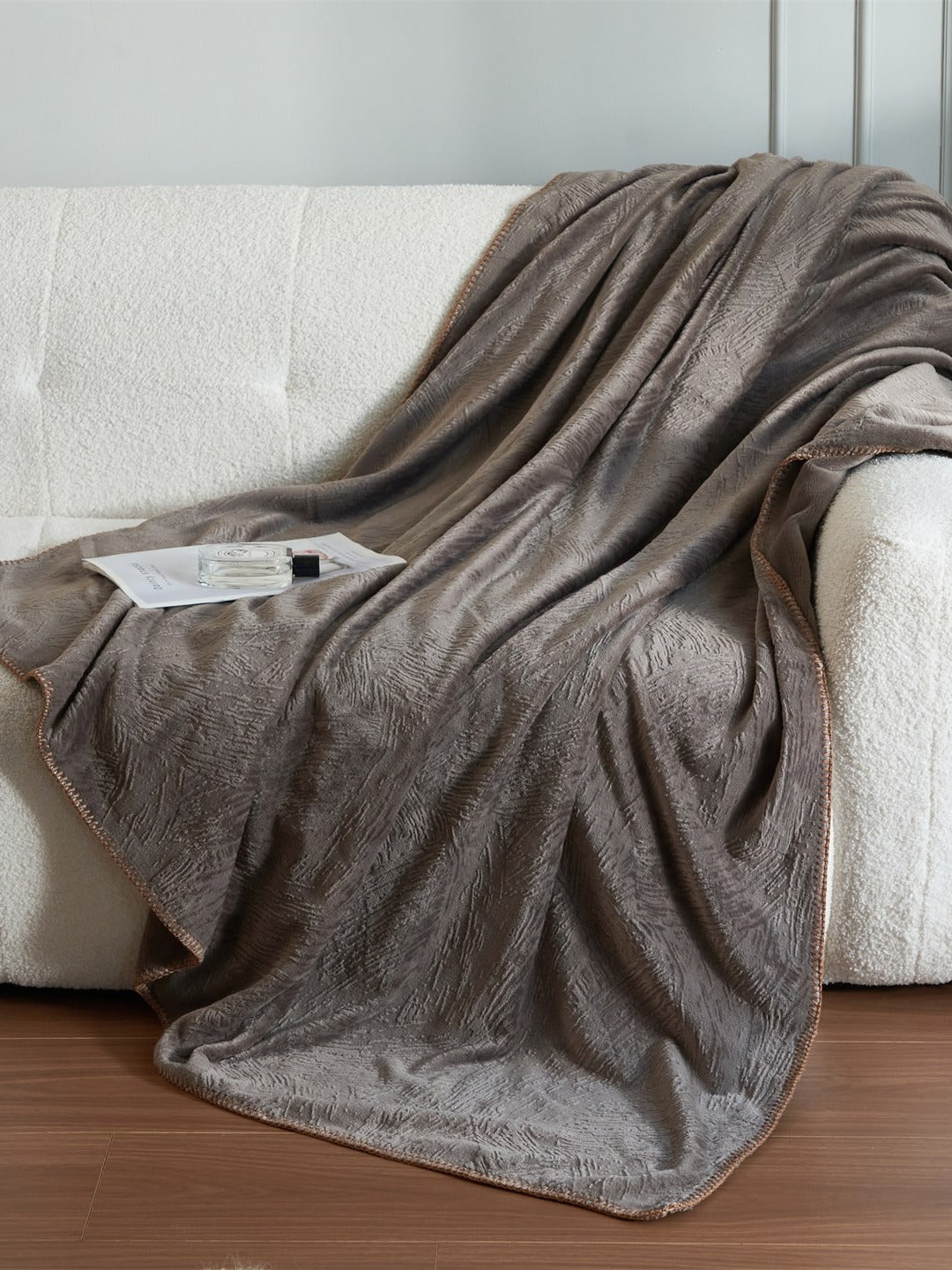 Botanical Jacquard Double-Layer Plush Throw Blanket original reference image 9