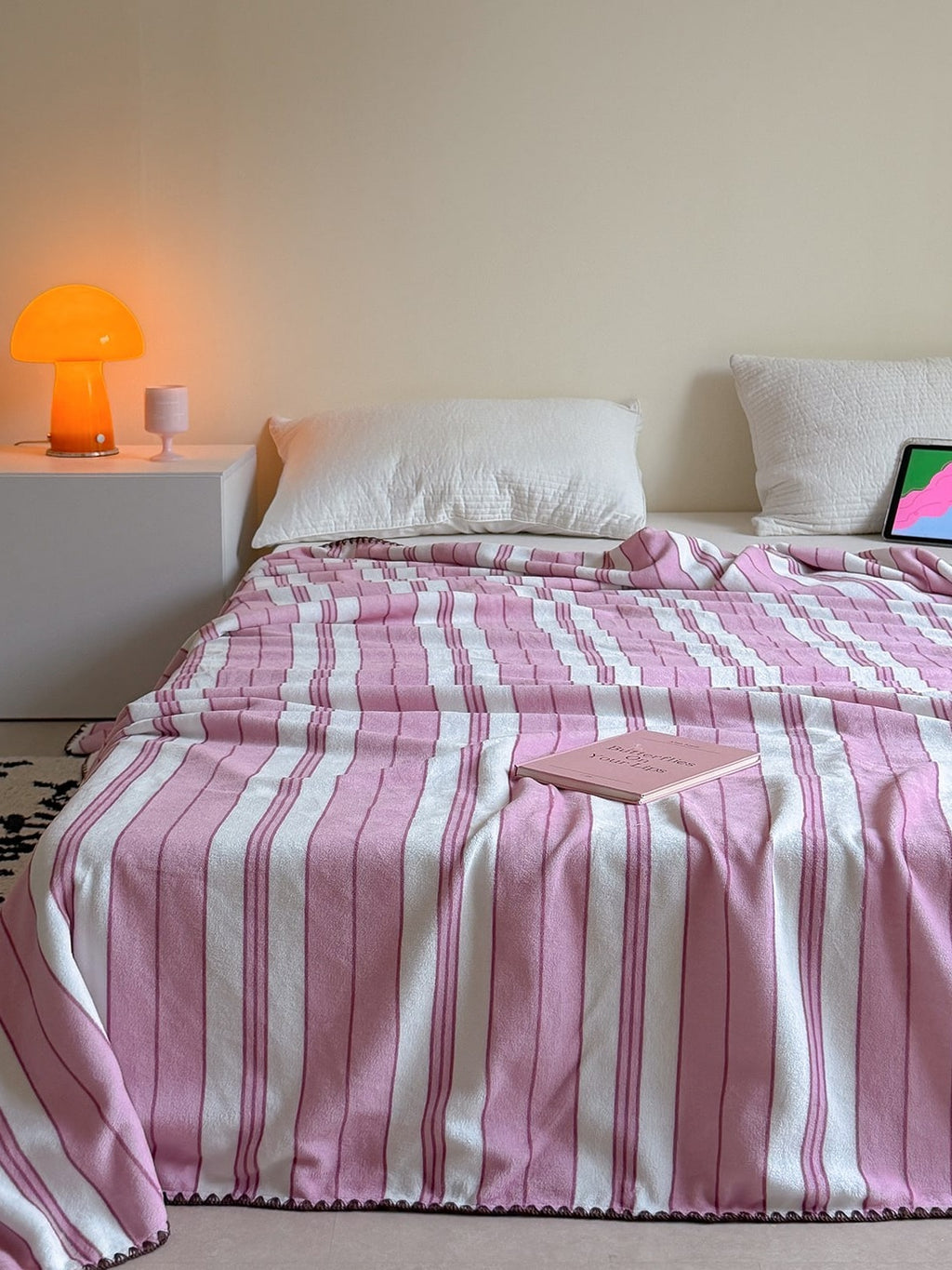 Candy Stripe Double-Layer Plush Throw Blanket original reference image 3