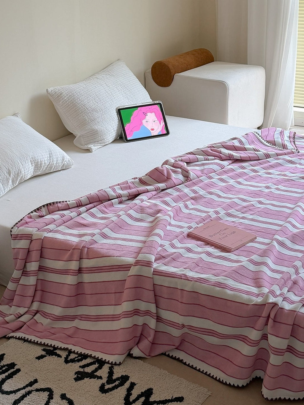 Candy Stripe Double-Layer Plush Throw Blanket original reference image 5