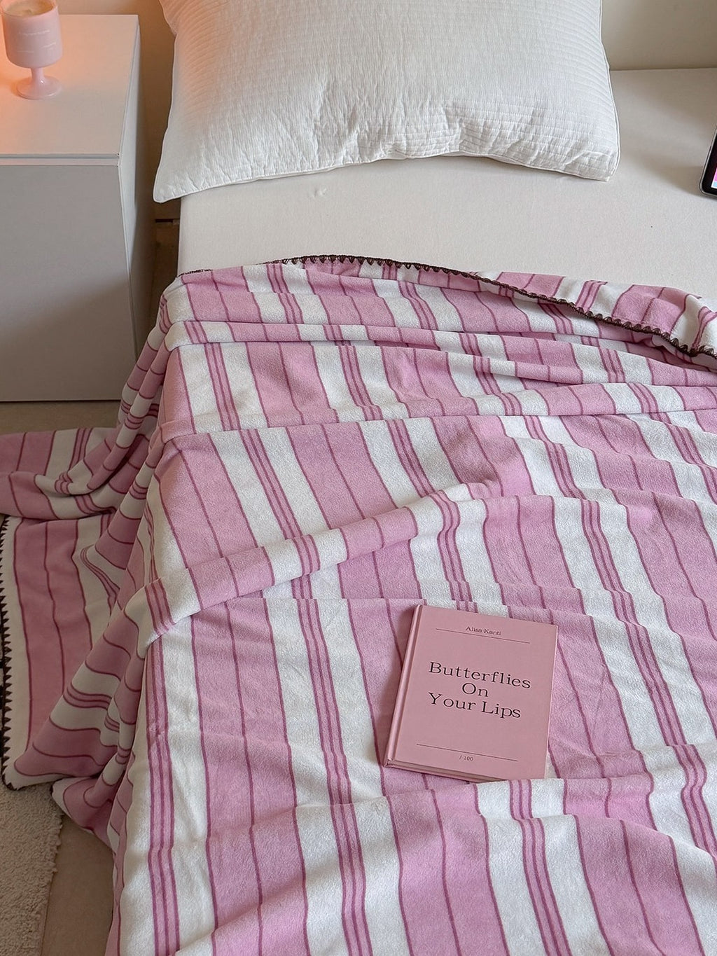 Candy Stripe Double-Layer Plush Throw Blanket original reference image 6