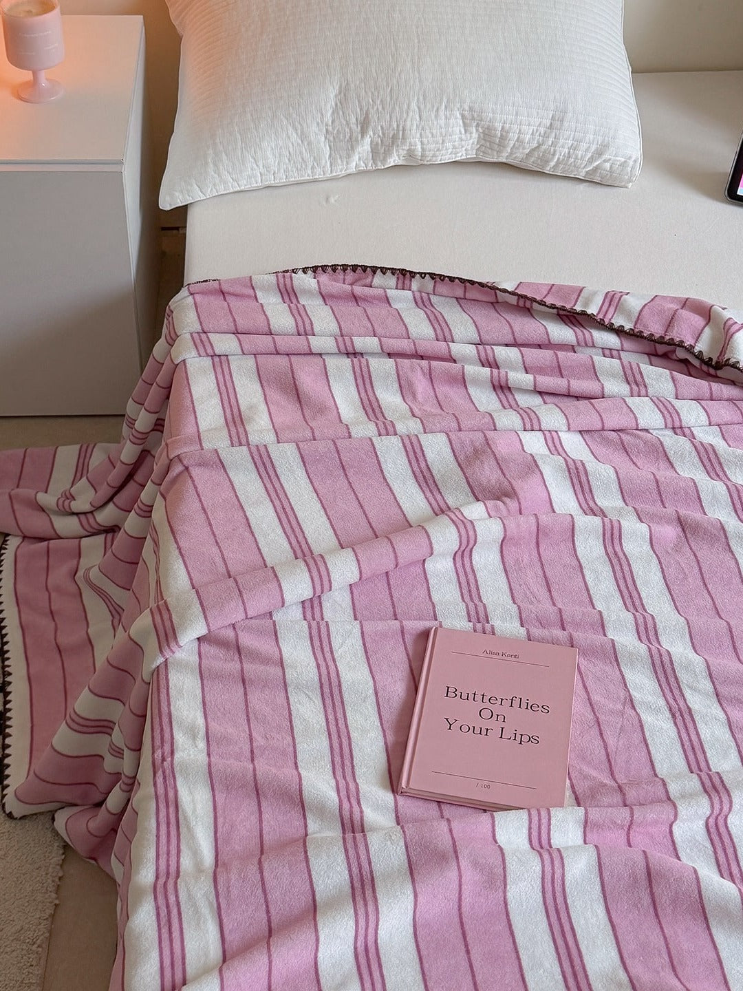 Candy Stripe Double-Layer Plush Throw Blanket original reference image 6