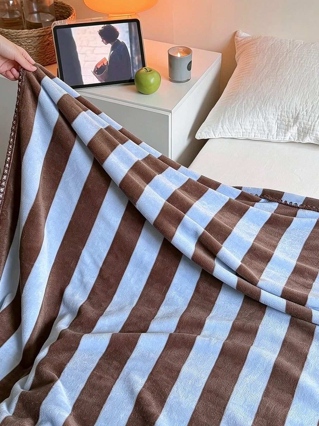 Candy Stripe Double-Layer Plush Throw Blanket original reference image 9