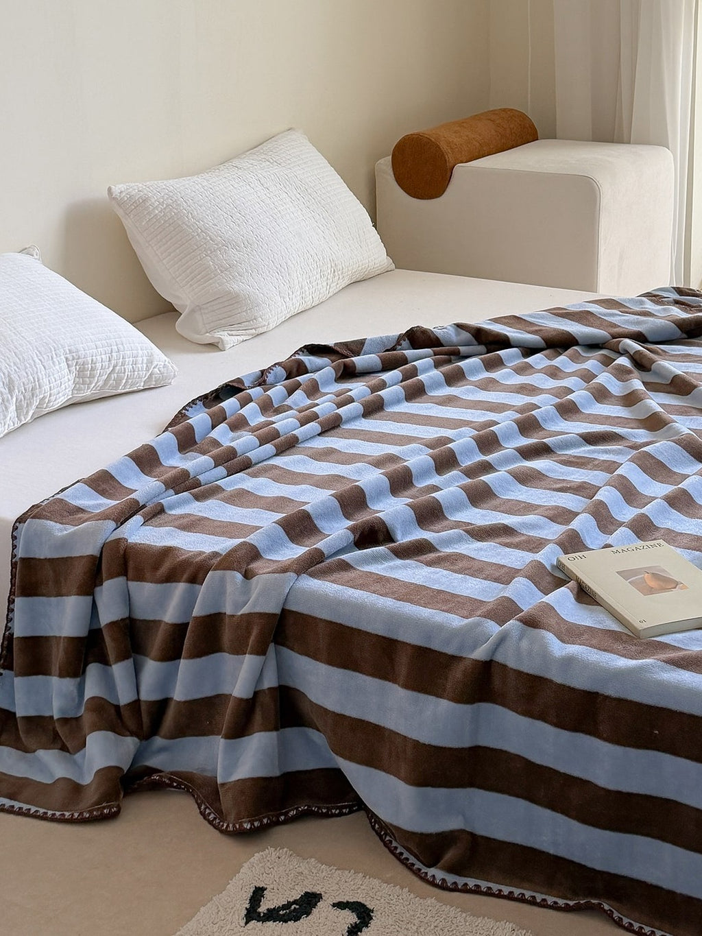 Candy Stripe Double-Layer Plush Throw Blanket original reference image 13