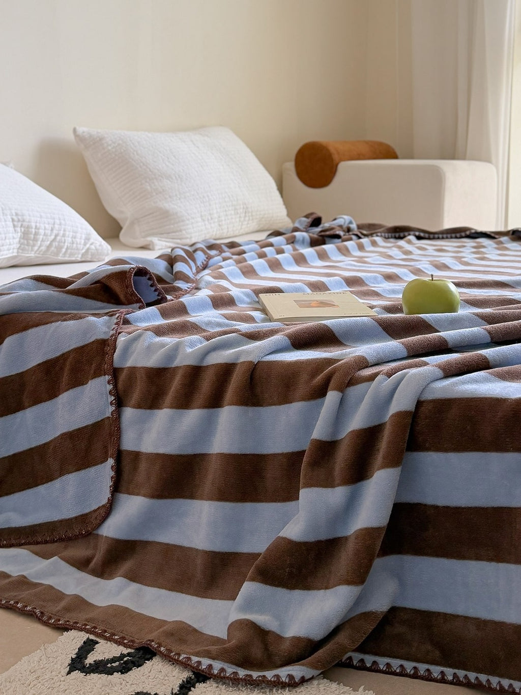 Candy Stripe Double-Layer Plush Throw Blanket original reference image 15