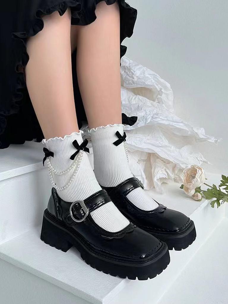 Elegant Faux Pearl Décor Socks
