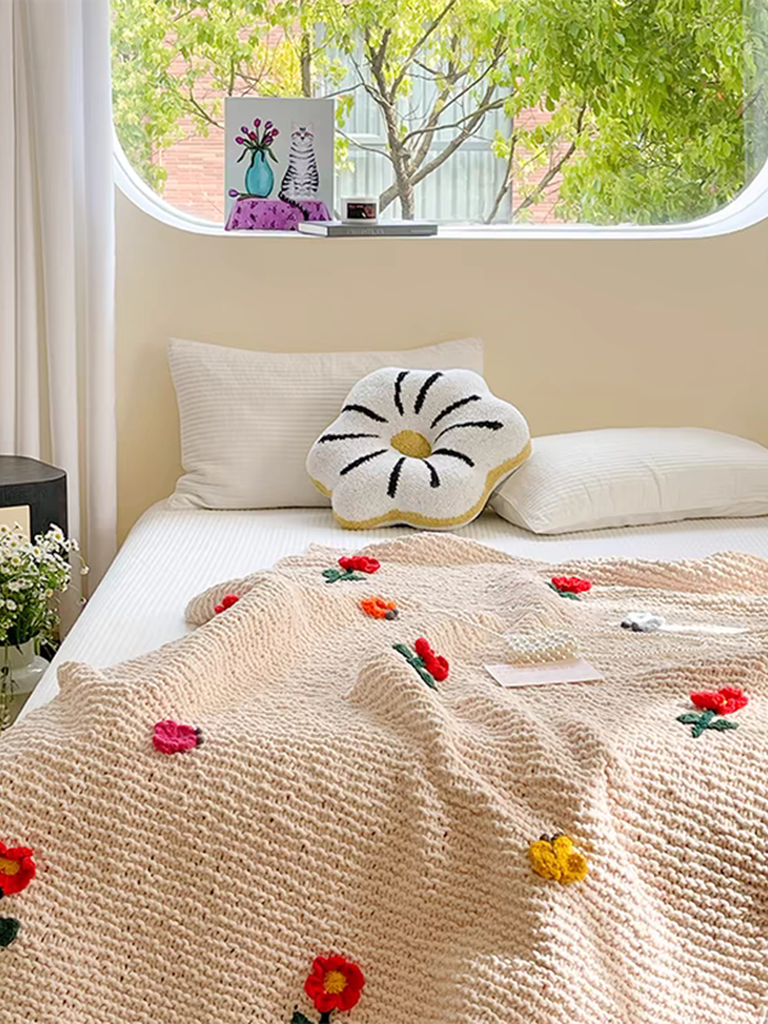 Chunky Knit Blanket With Tufted Flower