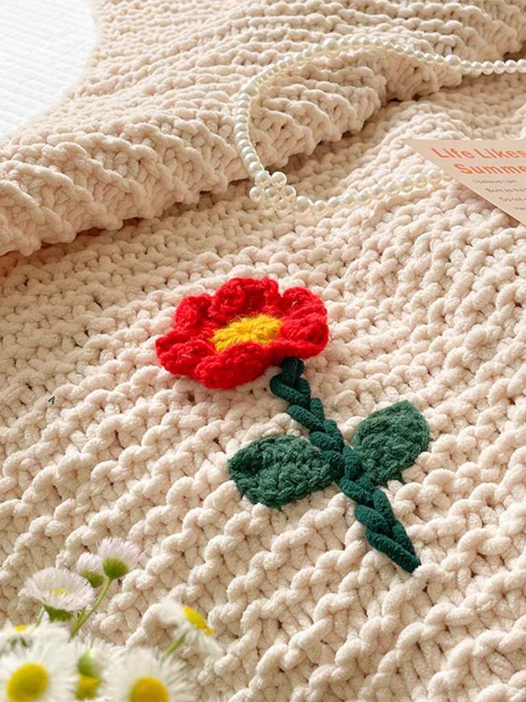 Chunky Knit Blanket With Tufted Flower